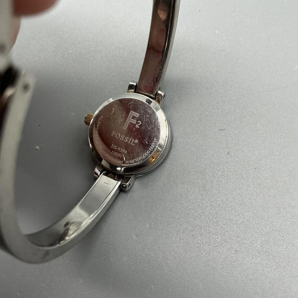 Fossil F2 ES-9399 Women Watch 20mm Silver Tone Black Bezel Bangle New Battery 7